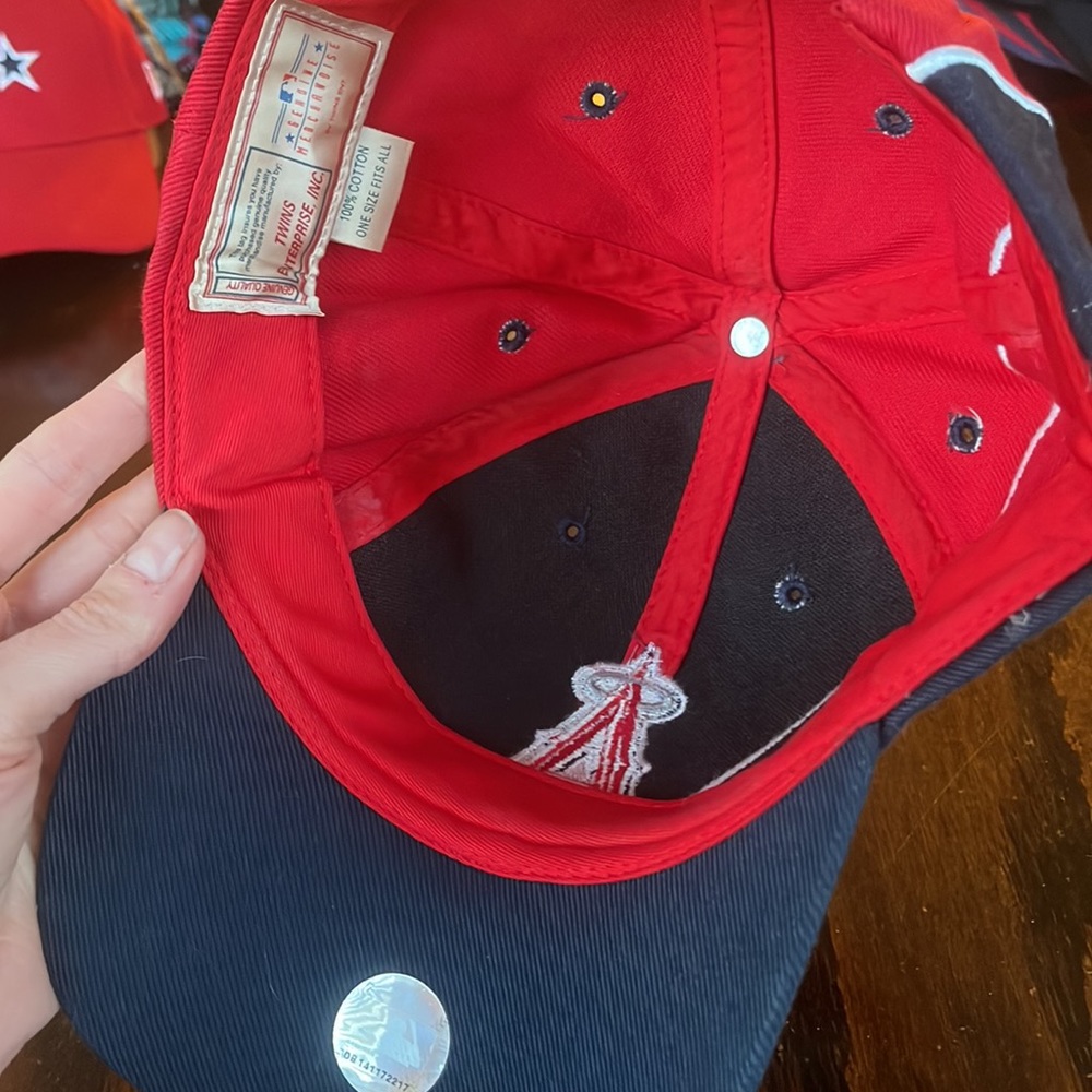 Angels hat - Picture 3 of 3